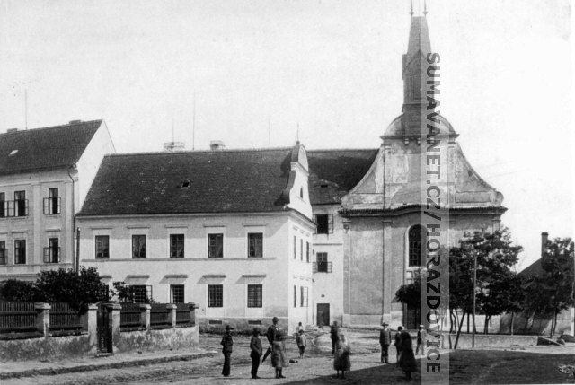 1900 - klášter
