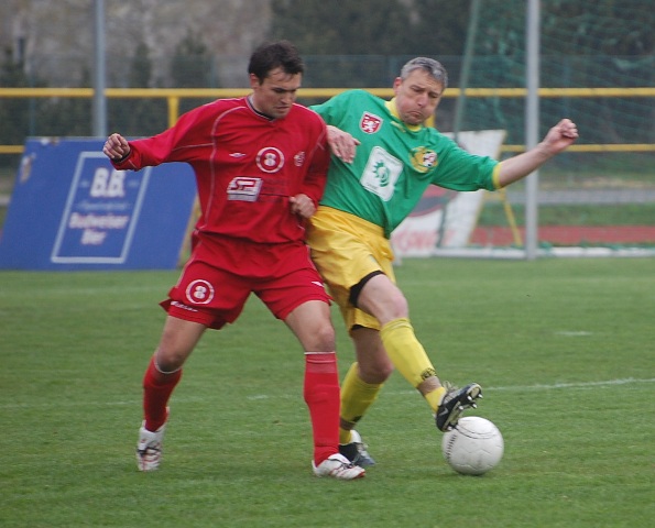 Z vítězného utkání klatovských fotbalistů : divize  mužů  Prachatice - Klatovy  0:1  -hráno  19.4.2008
