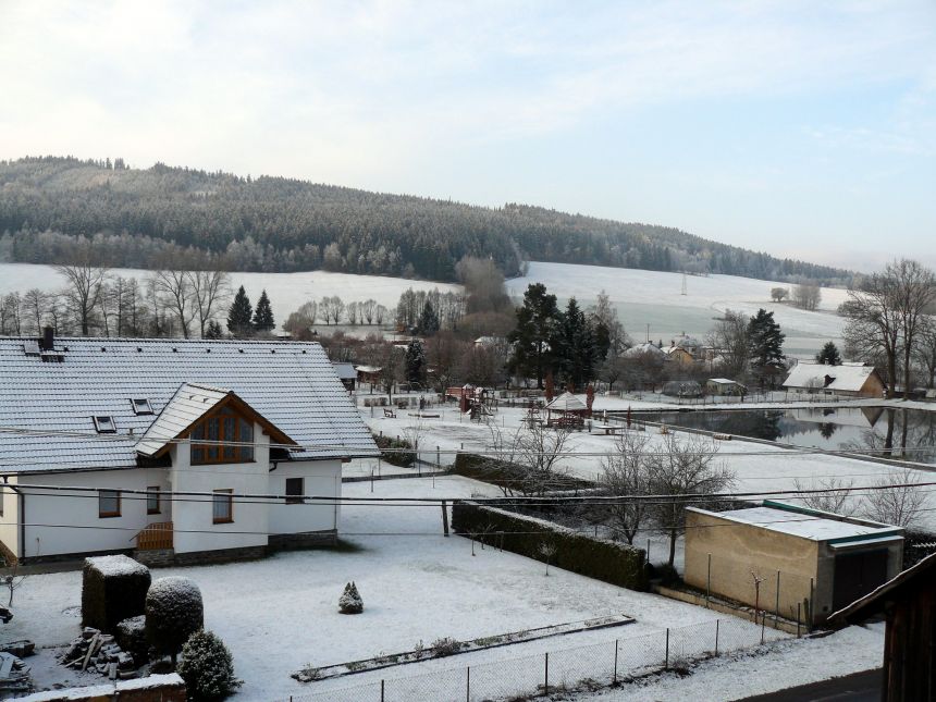 Dešenice 25.3. ráno koupaliště a hřiště
